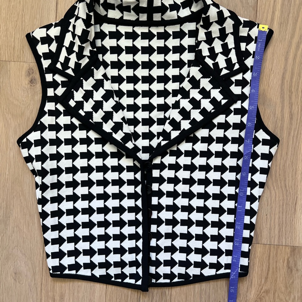 Herve Leger Checkered Arrow Sleeveless Crop Top Button Vest - Picture 6 of 7